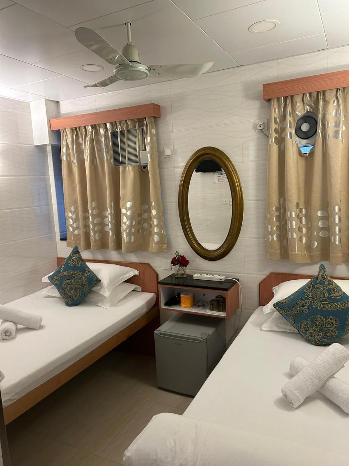 Holiday Guest House Гонконг Екстер'єр фото