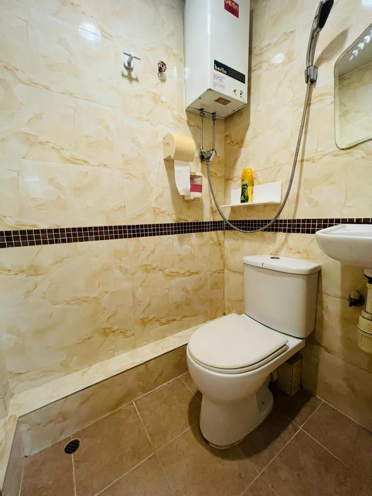 Holiday Guest House Гонконг Екстер'єр фото