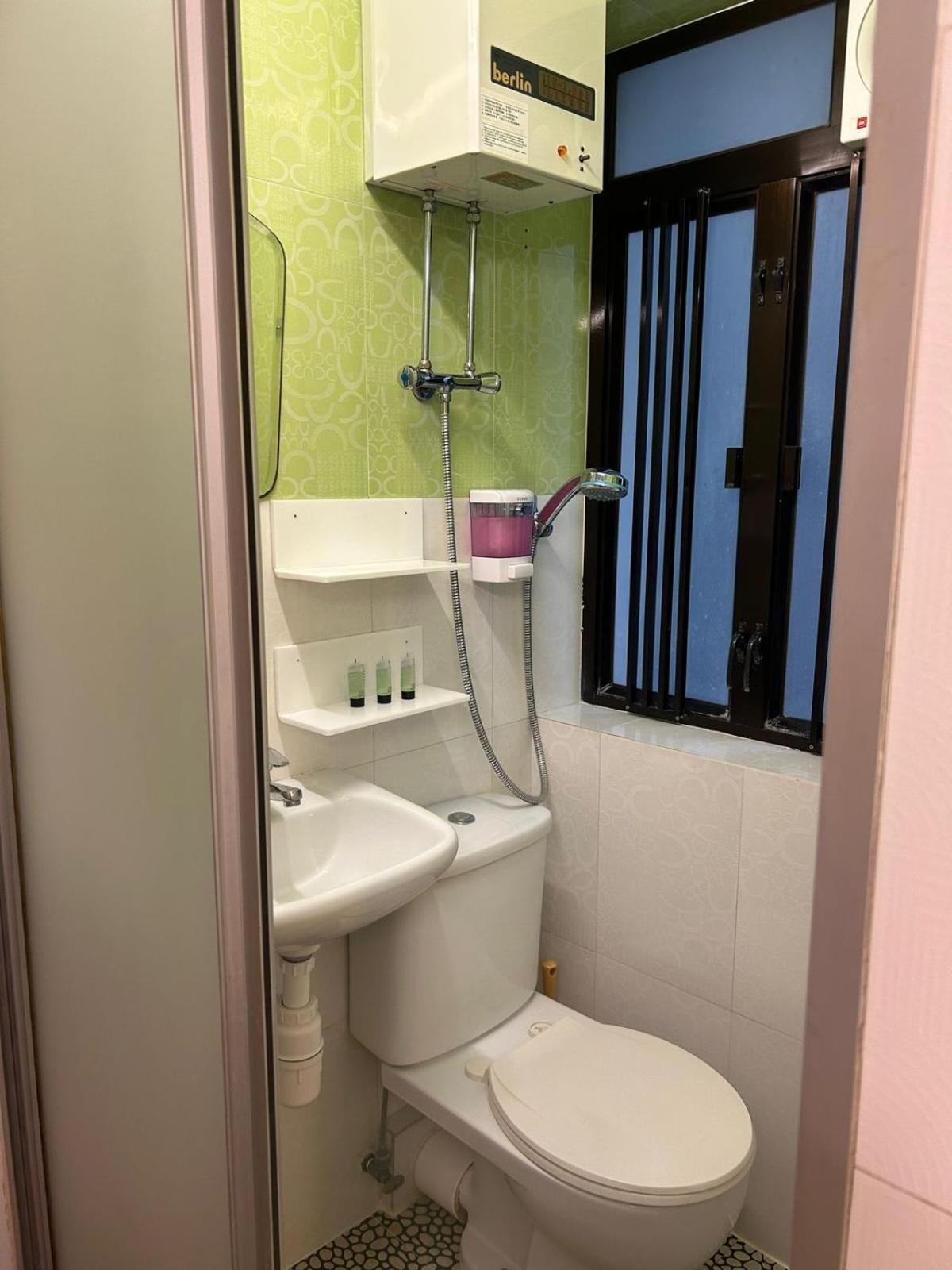 Holiday Guest House Гонконг Екстер'єр фото