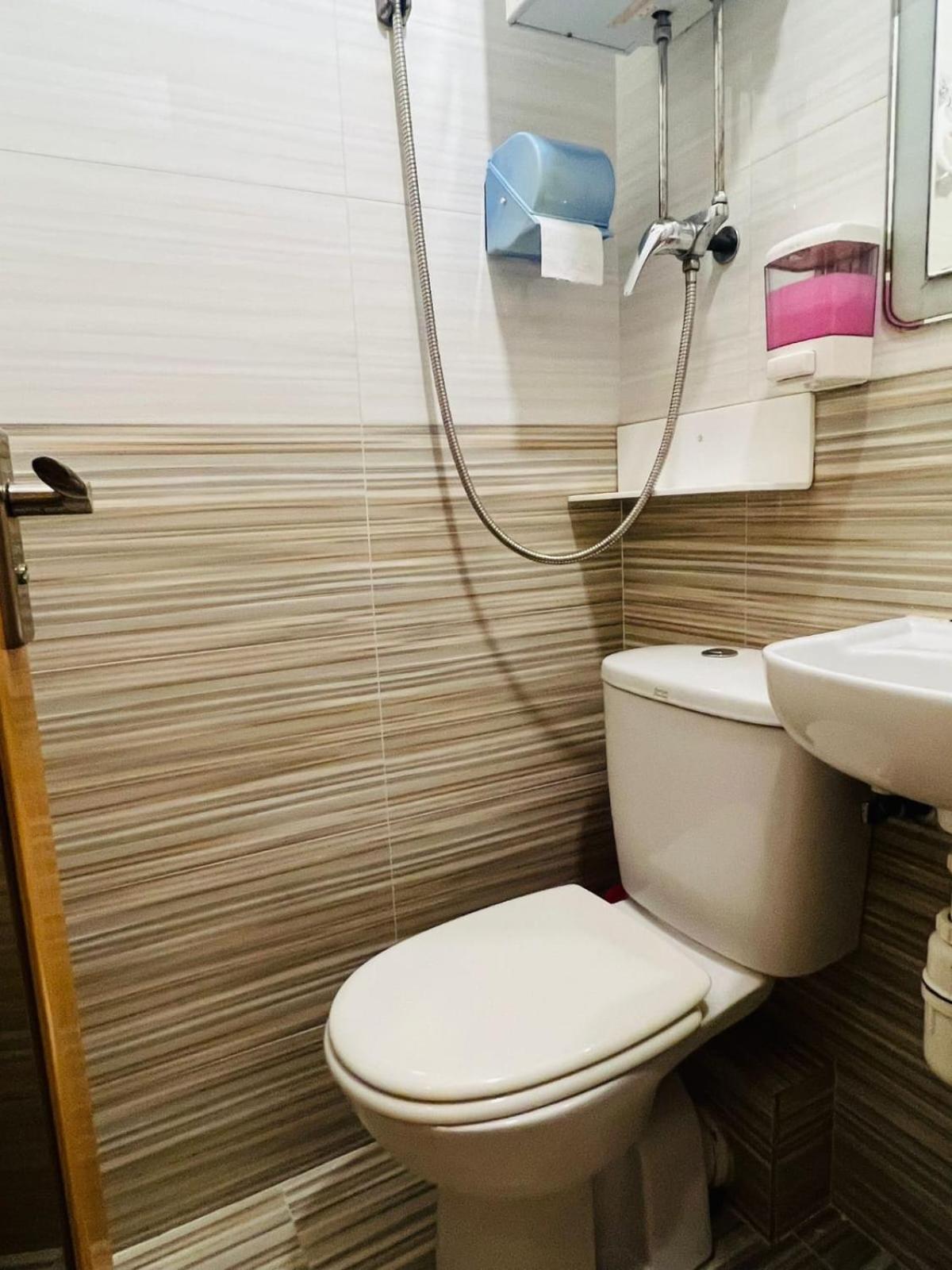 Holiday Guest House Гонконг Екстер'єр фото